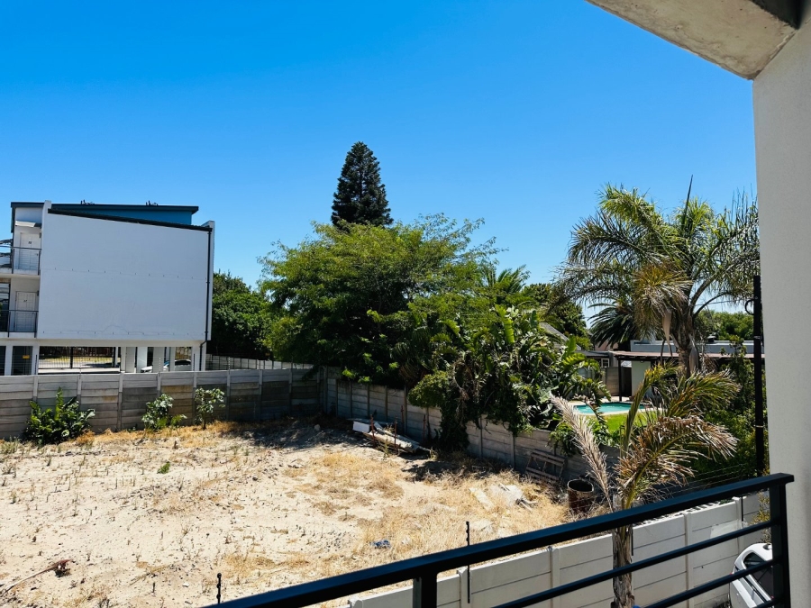 1 Bedroom Property for Sale in Table View Western Cape